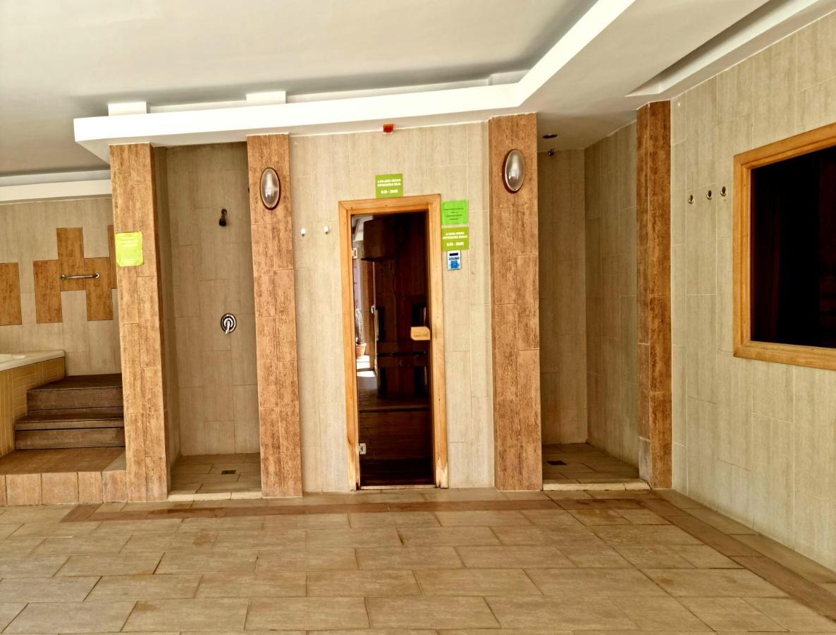 Relax Wellness Studio Hajdúszoboszló Hajduszoboszlo Exterior foto