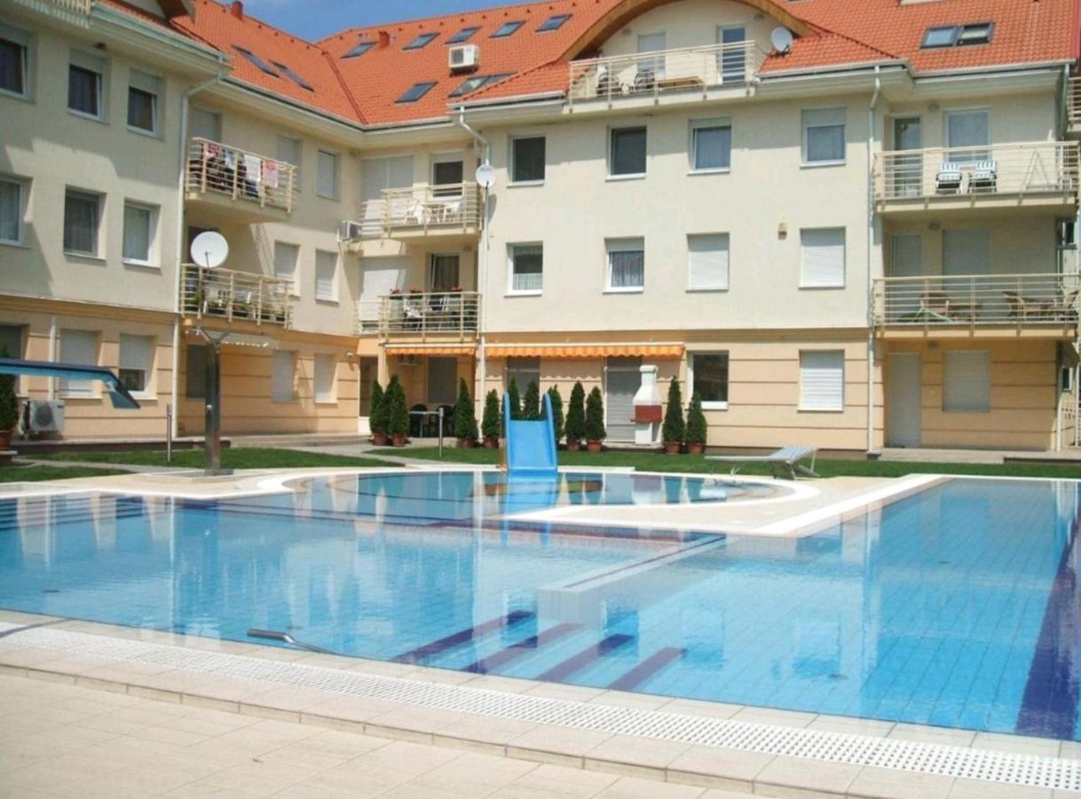 Relax Wellness Studio Hajdúszoboszló Hajduszoboszlo Exterior foto
